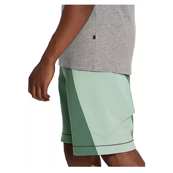On movement  shorts sz medium  green nwt. - Picture 3 of 6